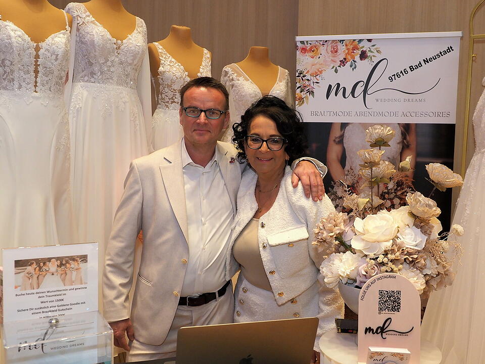 Inkl. Braut- und Festmodenschauen.