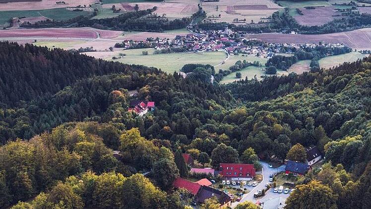 Die Radspitze ist ein beliebtes Ausflugsziel und jetzt auch Krimi-Tatort. Das Foto ziert auch den Titel des neuesten Buches von Carlo Fehn. Foto: Naturfranken