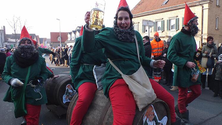 Die "Scheuern" stellten in diesem Jahr die "Fässla-Zwerge" dar.