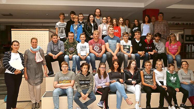 Die Teilnehmer der Auftaktveranstaltung der Projekte "Ich pack's an" und "Businessführerschein" im Rahmen der Berufsorientierung an der Grund- und Mittelschule Ebermannstadt Foto: Martin Haendl,