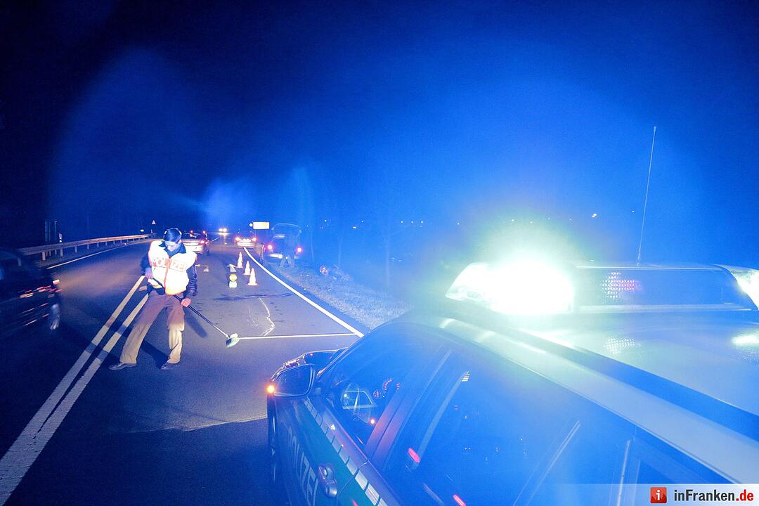 Pkw und Roller kollidieren auf B22 bei Birkach