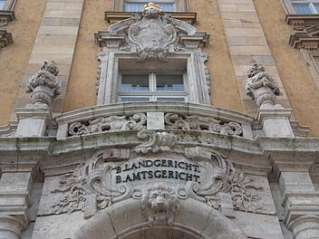 Das Justizgebäude in Schweinfurt ist auch Sitz der Staatsanwaltschaft.  Fotos: Waltraud Fuchs-Mauder/Gerd Landgraf