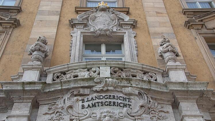 Das Justizgebäude in Schweinfurt ist auch Sitz der Staatsanwaltschaft.  Fotos: Waltraud Fuchs-Mauder/Gerd Landgraf