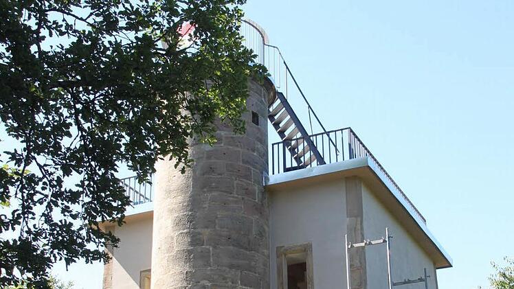 Der Patersbergturm ist in den vergangenen Wochen saniert worden. Es sind noch Restarbeiten nötig, bis am 4. Oktober die offizielle Freigabe erfolgen wird. Foto: Archiv/Jürgen Gärtner