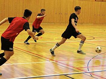 Beim Nordwald-Soccer-Cup treten neben einigen Gaudimannschaften auch Teams mit Bayern- und Landesligafußballern an.  Foto: Michael Wunder