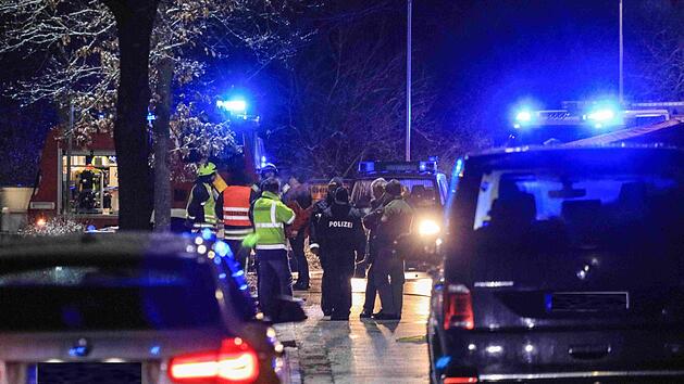 Ein 56-j&auml;hriger Mann stirbt bei einem Verkehrsunfall in Stein, vom Unfallfahrer fehlt zun&auml;chst jede Spur.  Foto: NEWS5 / Merzbach