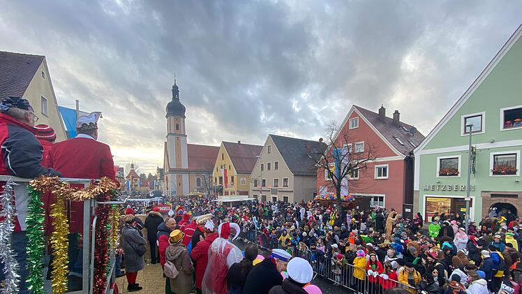 Allersberger Faschingsumzug 2023 mit 20.000 Besuchern
