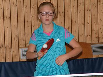 Elisa Oertelt vom SV Fischbach war die beste Spielerin in der Mädchen-Kreisliga. Sie blieb in ihren 18 Einzeln ungeschlagen.  Fotos: Hans Franz