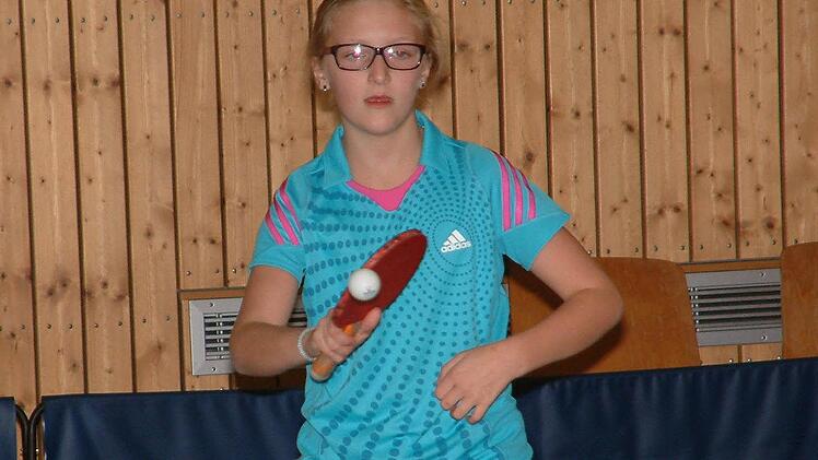 Elisa Oertelt vom SV Fischbach war die beste Spielerin in der Mädchen-Kreisliga. Sie blieb in ihren 18 Einzeln ungeschlagen.  Fotos: Hans Franz