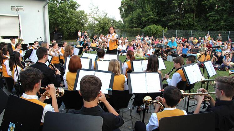Impressionen vom Open-Air-Konzert der Stadtjugendkapelle     Foto: Richard Sänger
