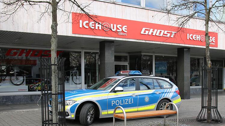 Wegen Einbruch geschlossen - das war am Donnerstag. Foto: Stephan Tiroch