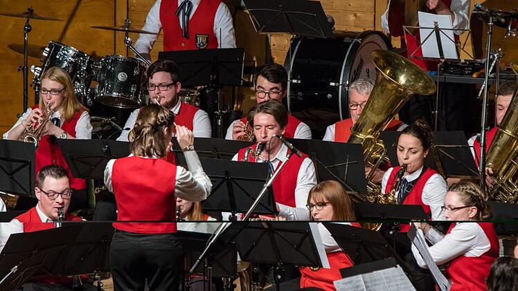 Impressionen vom Weihnachtskonzert in der Franz-Goebel-Halle in RödentalFoto: Vincent Kaibarta