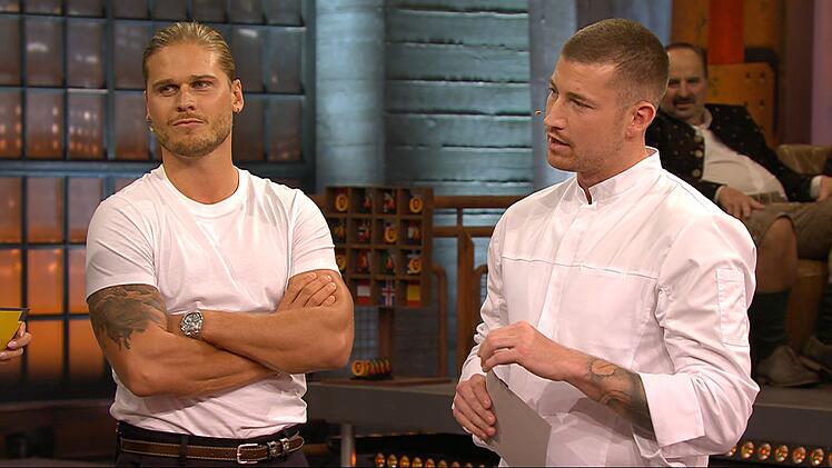 Ex-Fu&szlig;baller R&uacute;rik G&iacute;slason und Spitzekoch S&aelig;var L&aacute;russon machen auch optisch was her. Das erkannte vor allem Laura Wontorra: "Ich find beide hot."