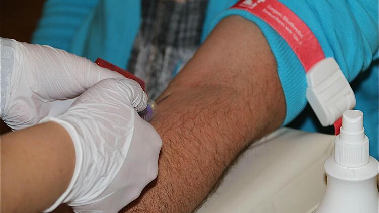 Ein kleiner Pikser in den Arm, der eventuell eine große Hilfe ist. Foto: Gerd Schaar