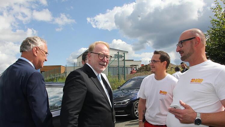 Eindrücke vom Ministerbesuch in Neufang. Foto: Veronika Schadeck