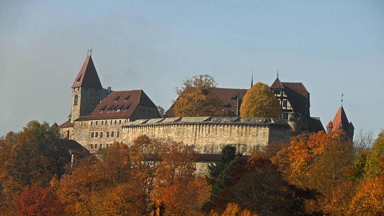Am Fuße der Veste entwickelt sich Coburg zu einem starken Wirtschaftsstandort. Foto: Archiv