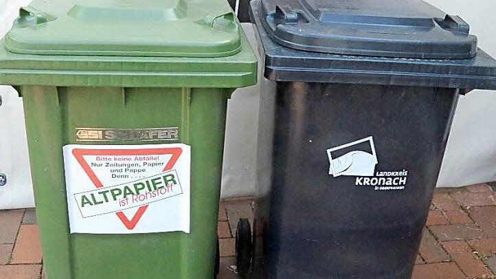 Sehr zufrieden sind Landratsamt und Abfallwirtschaft- und Umweltausschuss mit der Einführung des neuen Gebührensystems mit Transpondern und dem bisherigen dualen Systems.  Foto: Karl-Heinz Hofmann