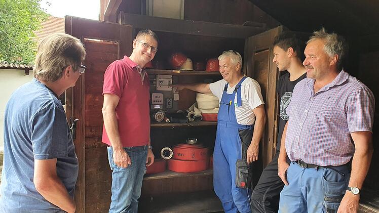 Im Unterstellhaus werden unter anderem auch die Feuerwehrausrüstungen gelagert.