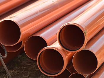 Kalchreuth: Dorfplatz wegen Kanalbau voll gesperrt - so lange dauert die Maßnahme Kalchreuth: Dorfplatz wegen Kanalbau voll gesperrt - so lange dauert die Maßnahme