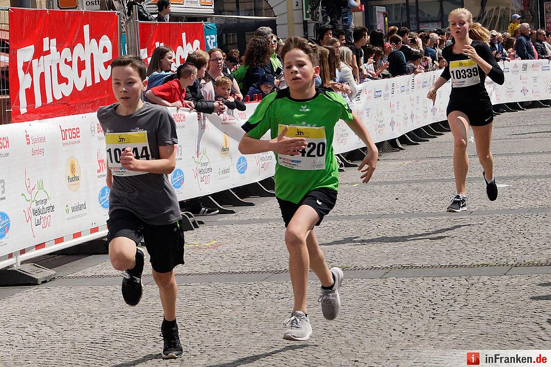 Weltkulturerbelauf 2017 in Bamberg: Der Zieleinlauf am Maxplatz