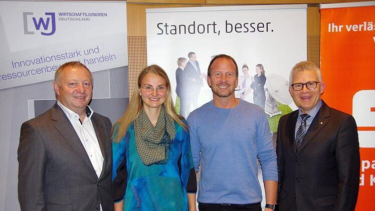 Erinnerungsfoto beim Vortrag (von links): Thomas Bold, Barbara Gutmann, Alexander Leipold, Roland Friedrich.Sigismund von Dobschütz
