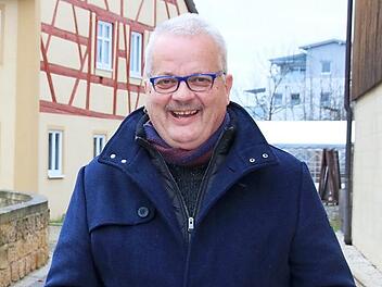 Seit 1983 wohnt und arbeitet der gebürtige Schleswig-Holsteiner Hauke Petersen am Obermain. Er engagierte sich auch in der Kommunalpolitik. Mit 60 ist damit Schluss, hatte er sich schon vor sechs Jahren vorgenommen. Deshalb kandidiert er im März nicht mehr für einen Sitz im Gemeinderat.  Foto: Matthias Einwag