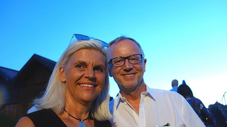 Wilhellmsthals Bürgermeisterin Susanne Grebner und ihr Mann Jürgen Grebner genossen den Abend.Nicole Julien-.Mann