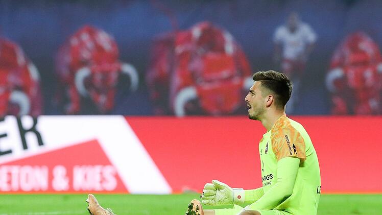 Was ist nur los beim Club? Nach dem 0:7 gegen Dortmund noch eine hohe Niederlage, nun in Leipzig. Foto: Jan Woitas/dpa