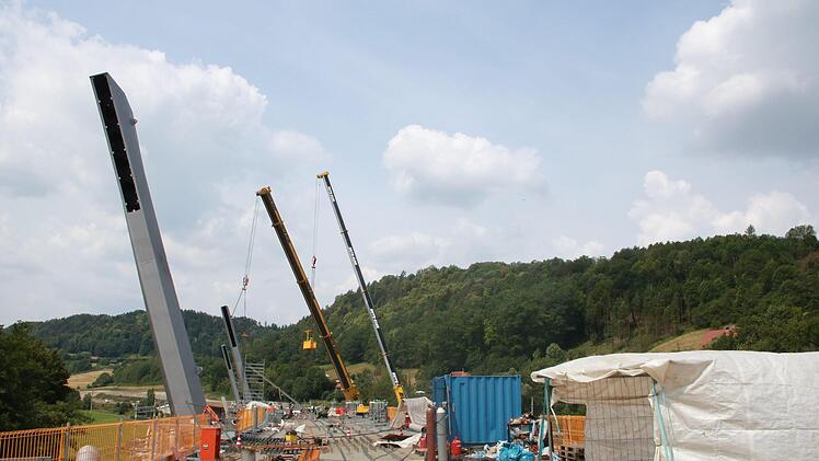 Blick auf die Brückenbaustelle in Untersteinach. Foto: Jürgen Gärtner