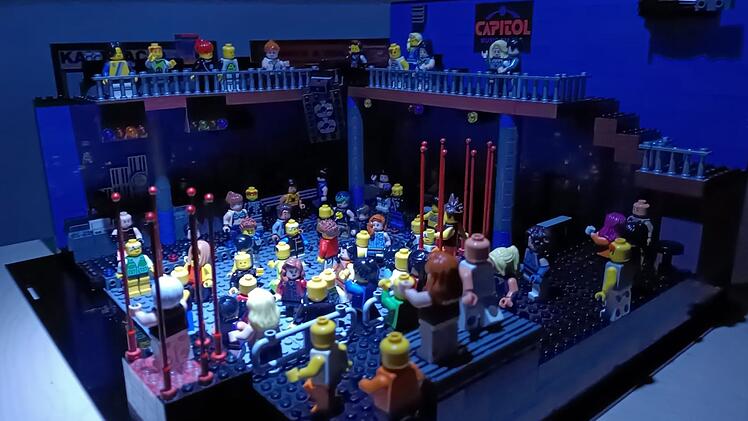 Fotostrecke: Legendärer fränkischer Nachtclub mit Legosteinen wieder zum Leben erweckt