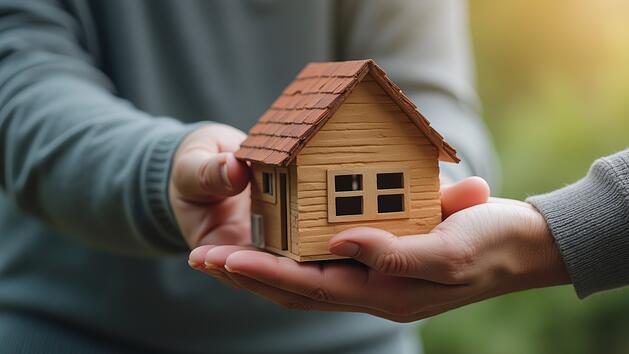 Erbe, Erbe ausschlagen, Schulden erben