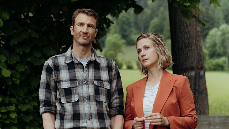 Hans Gruber (Heiko Ruprecht) hat sich in die Bankerin Julia Andermatt (Nathalie Schott) verliebt. Da er nicht genau wei&szlig;, wie sie zu ihm steht, und er daher nicht zuviel Druck aus&uuml;ben m&ouml;chte, kommt es zu Missverst&auml;ndnissen zwischen ihnen.