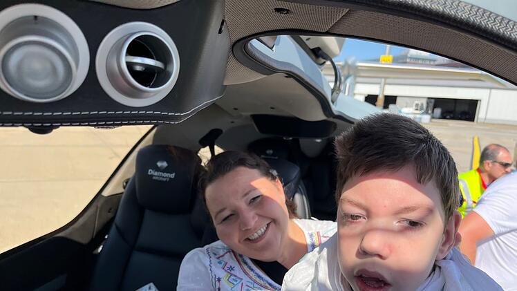 Nürnberg: "Flying Hope" Pilot fliegt schwerkranken Jungen nach Hause - "jetzt ist die Welt in Ordnung"