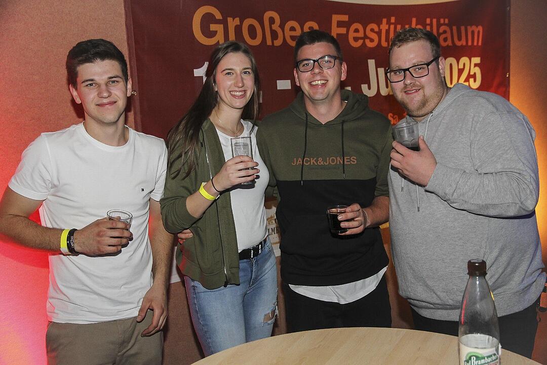 Party und Tanz in der Dreifachhalle