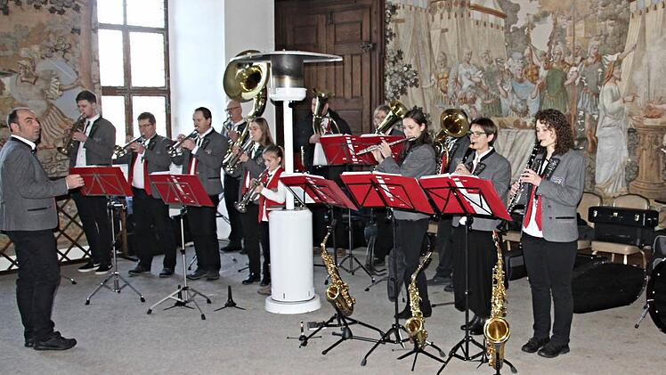 Die Leuzendorfer Blaskapelle mit ihrem Dirigenten Stefan Eiermann umrahmte den Jahresempfang in Burgpreppach mit schmissigen Liedern. Foto: Helmut Will