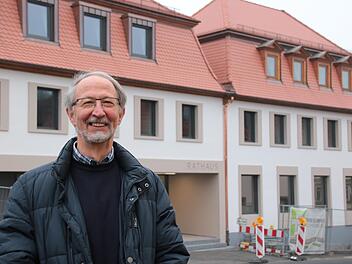 Der Euerdorfer Bürgermeister Peter Bergel will im September allen Bürgern das neue Rathaus zeigen.