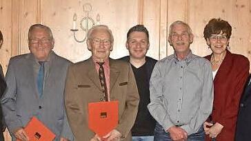 Ehrungen beim SPD-Ortsverein Lautertal (von links): Doris Aschenbrenner, Walter Vieweg, Harald Kieser, Carsten Höllein, Horst Engelhardt, Susann Biedefeld und Martin Rebhan  Foto: Gabi Arnold