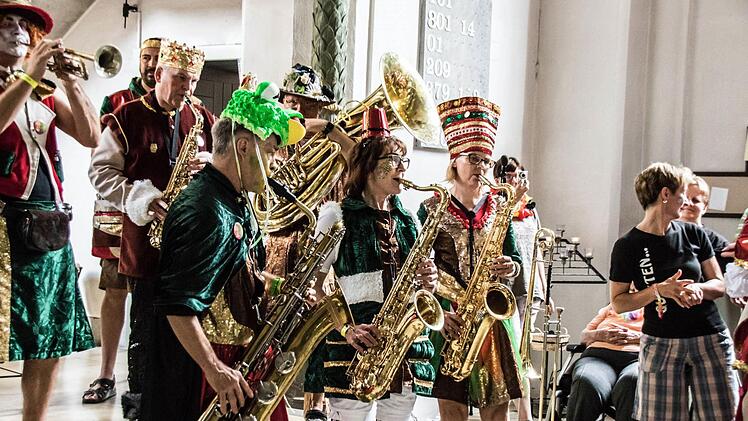 Samba-Festival in Coburg: Impressionen vom Gastspiel der Quastenflosser in der Heilig-Kreuz-KircheFoto: Jochen Berger