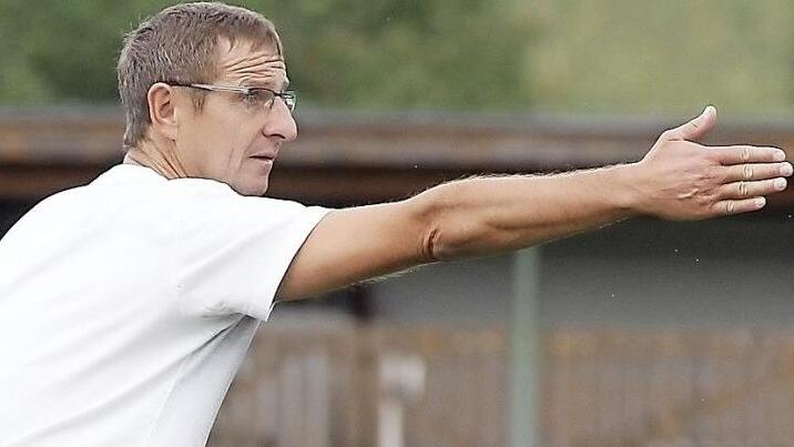 Pettstadts Trainer Roland Strohmer will mit seiner blendend gestarteten Mannschaft auch dem SV Dörfleins Paroli bieten. Foto: sportpress