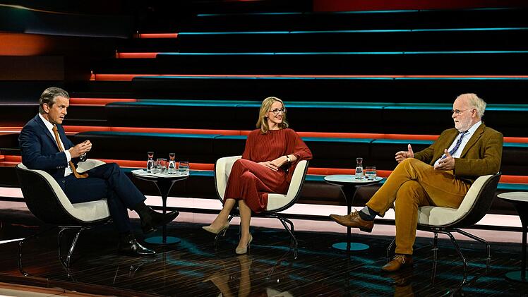 Markus Lanz (links) diskutierte mit Alena Buyx und Manfred Lütz über die Vorteile und Grenzen der Selbstoptimierung.