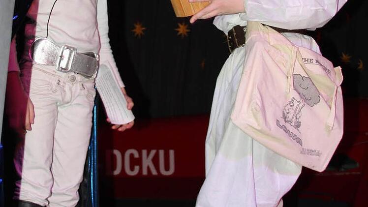 Auf Brunnensuche begaben sich die beiden Gestrandeten aus der Wüste.