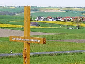 Streitfall: Die Pläne, hinter dem Meederer Gemeindeteil Wiesenfeld einen neuen Verkehrslandeplatz zu errichten, stoßen bei vielen Menschen im westlichen Landkreis auf Widerstand. Foto: Berthold Köhler