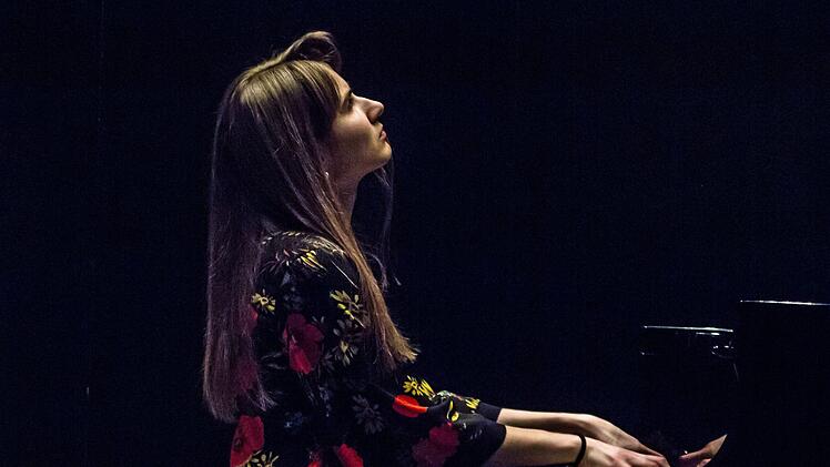 Ein anspruchsvolles Programm mit Werken von Bach bis Skrjabin gestaltete die junge Pianistin Aurelia Shimkus bei ihrem Coburg-Debüt beim "Verein" im HUK-Foyer.Foto: Jochen Berger