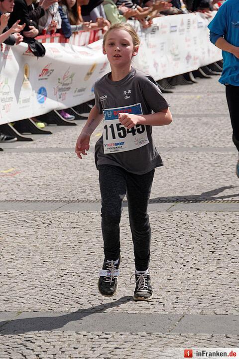 Weltkulturerbelauf 2017 in Bamberg: Der Zieleinlauf am Maxplatz