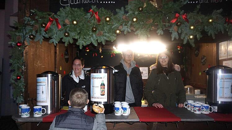Impressionen vom ersten Türla des Lebendigen Adventskalenders     Foto: Richard Sänger