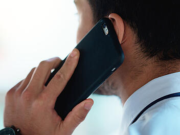 Telefonbetrug: Anwalt kl&auml;rt auf