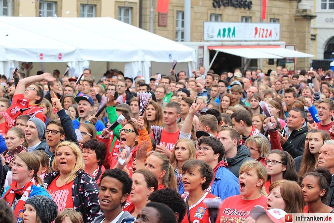 Public Viewing am Maxplatz Teil 1