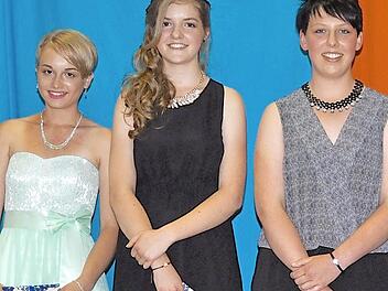 Die Kronacher Titelträgerinnen (von links): Lena Weiß, Selina Schubert und Elena Müller (Siegmund-Loewe-Schule)... Fotos: Heike Schülein