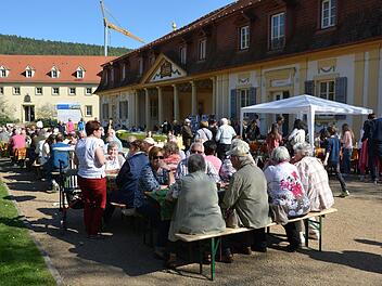 Gut besucht war die Osterbrot-Veranstaltung im Kurgarten.  Foto: Björn Hein