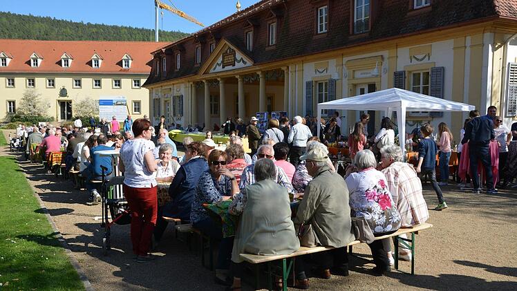 Gut besucht war die Osterbrot-Veranstaltung im Kurgarten.  Foto: Björn Hein